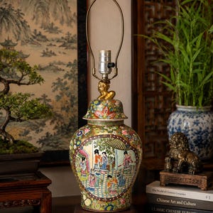 Vintage Chinese Rose Medallion Porcelain Ginger Jar Table Lamp | Brass Foo Dog | Chinoiserie | Hollywood Regency Decor