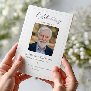 Elegante plantilla de programa funerario cristiano editable en Canva. Servicio conmemorativo imprimible con escrituras. Descarga instantánea.