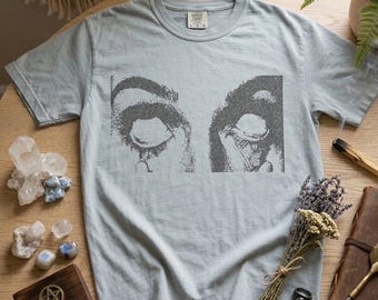 Camiseta con ilustración de ojos sangrantes / Camiseta gráfica gótica, arte monocromático / Ojos demoníacos bohemios