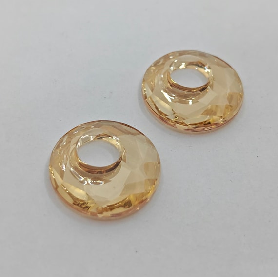 スワロフスキークリスタル 18 mm ファセット 6041 ビクトリー