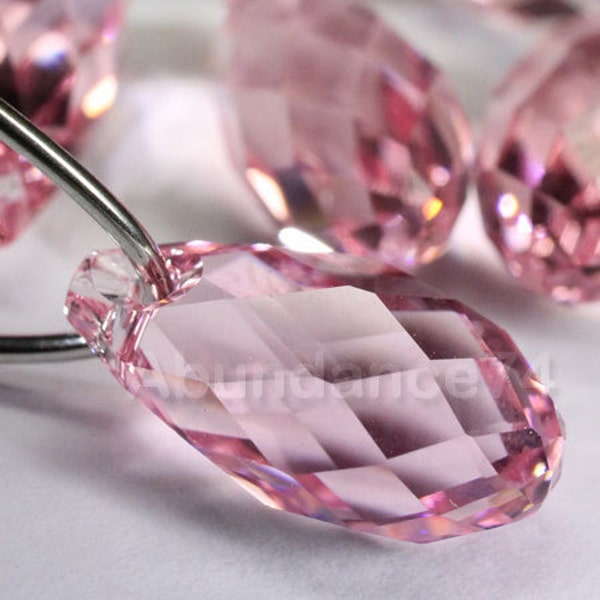 Pendentif briolette en cristal de Swarovski Larme 6010 ROSE CLAIR - Disponible en 11 mm et 13 mm (quantité au choix)