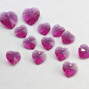 Wisiorek z fasetowanymi koralikami Xilion Heart Beads firmy Swarovski Crystal 6228 6202 w kolorze FUCHSIA - 10 mm, 14 mm i 18 mm (wybierz rozmiary i ilość)