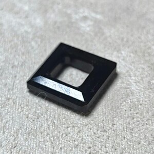 Wisiorek z fasetowaną kwadratową ramką z kryształu Swarovski 4439 w kolorze czarnym, 14 mm, 20 mm i 30 mm (wybierz rozmiary i ilość) zdjęcie 2