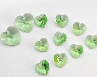 Colgante de corazón de peridoto con cuentas de cristal Swarovski 6228 6202 Xilion facetadas (10 mm, 14 mm y 18 mm) (seleccione tamaños y cantidad)