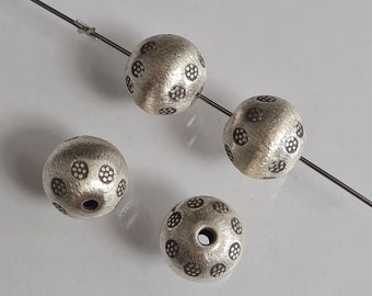 2pcs KAREN HILL Tribe 98% Fait à la main 12mm Round Ball inprint perles de fleur estampillées Bijoux et boucles d’oreilles - 12mm- KB05