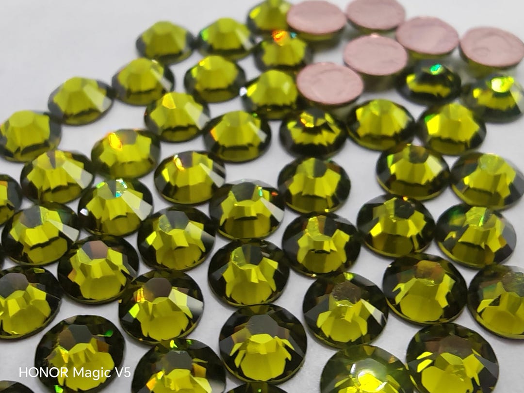 144pcs Swarovski Crystal 2028 2038 2058 2078 2088 Olivine