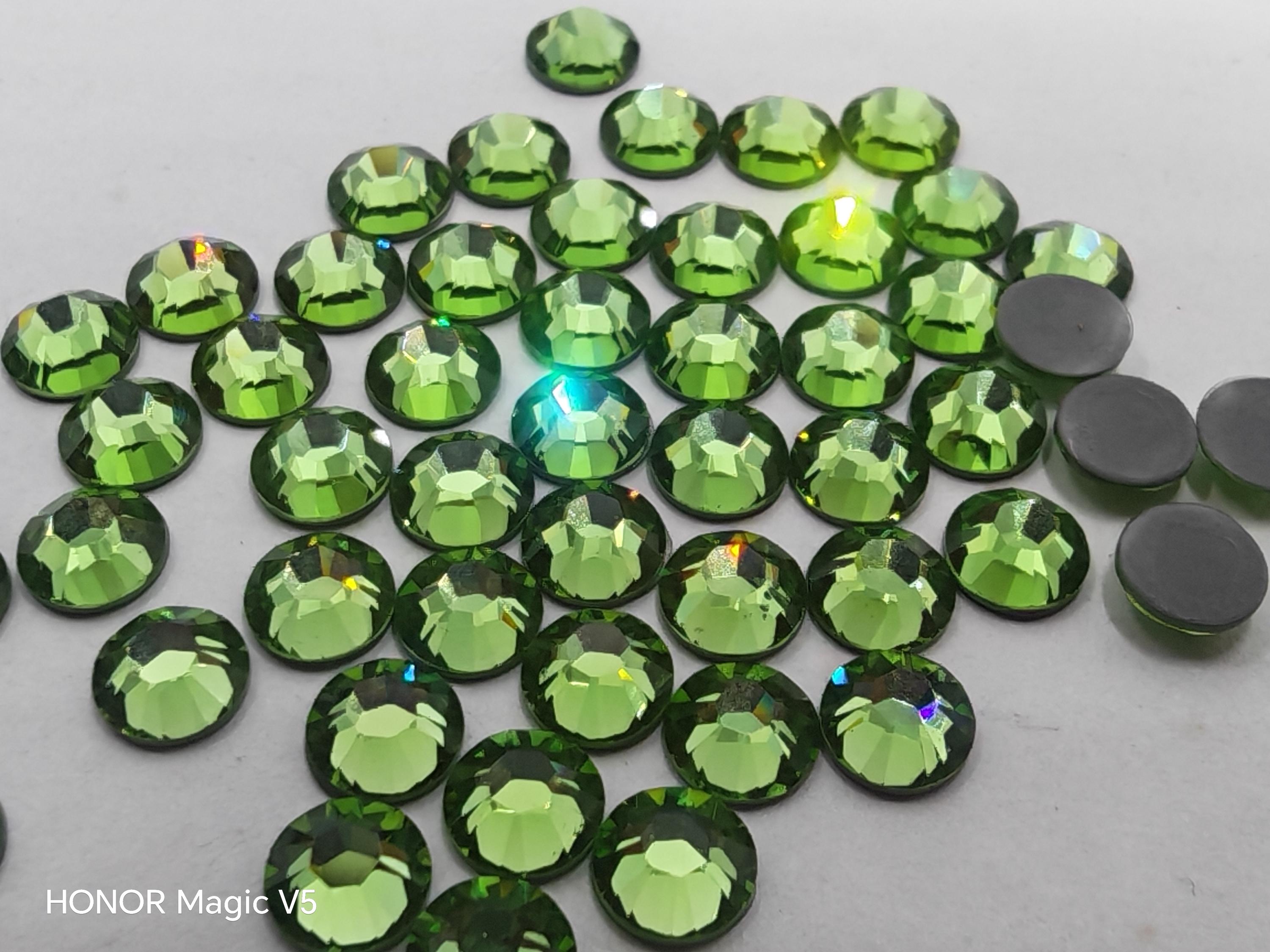 SWAROVSKI　葡萄 144 Pcs Swarovski Crystal 2028 2038 2058 2088 PERIDOT Rhinestone