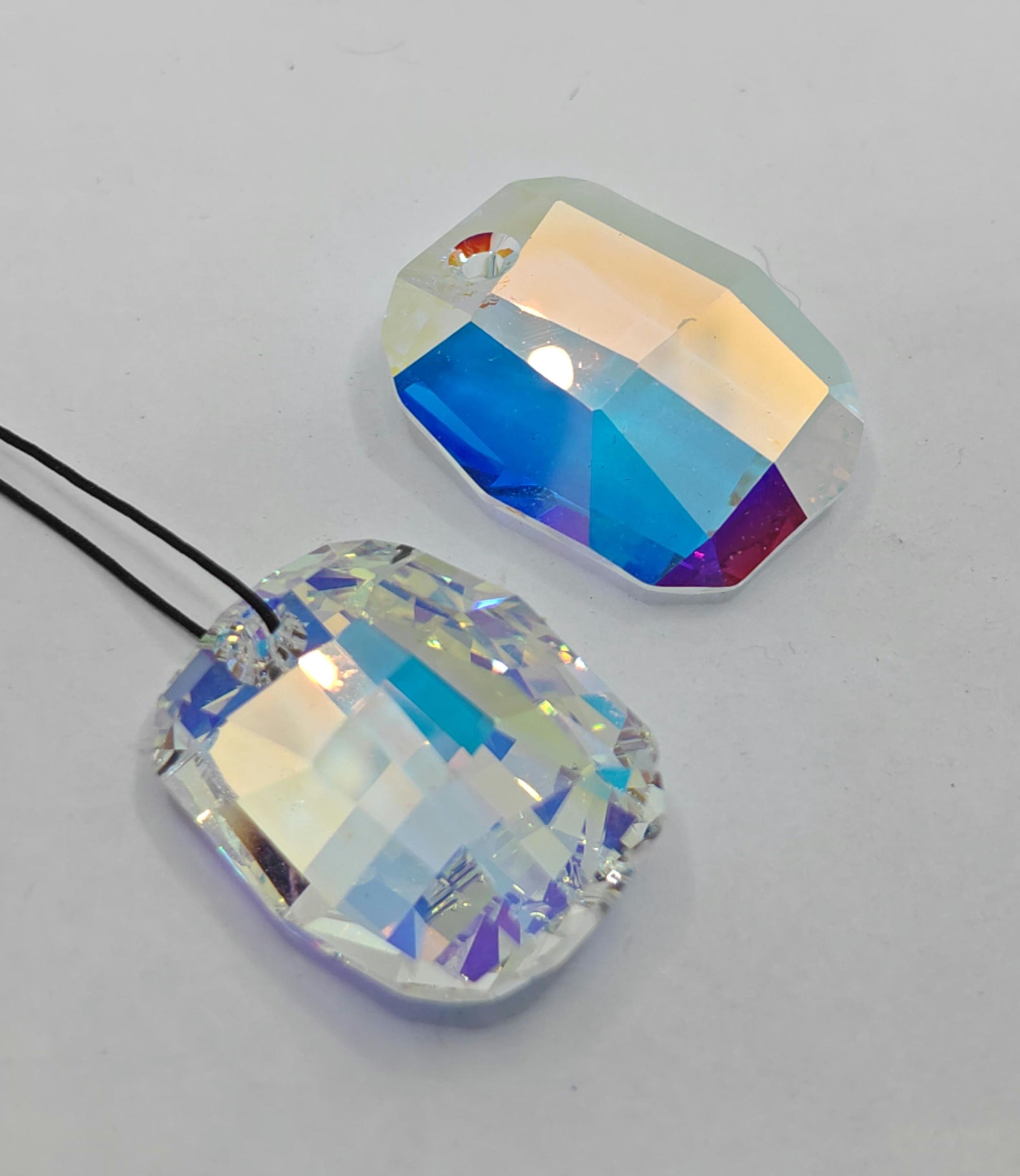 スワロフスキークリスタル 28 mm ファセット 6685 グラフィック