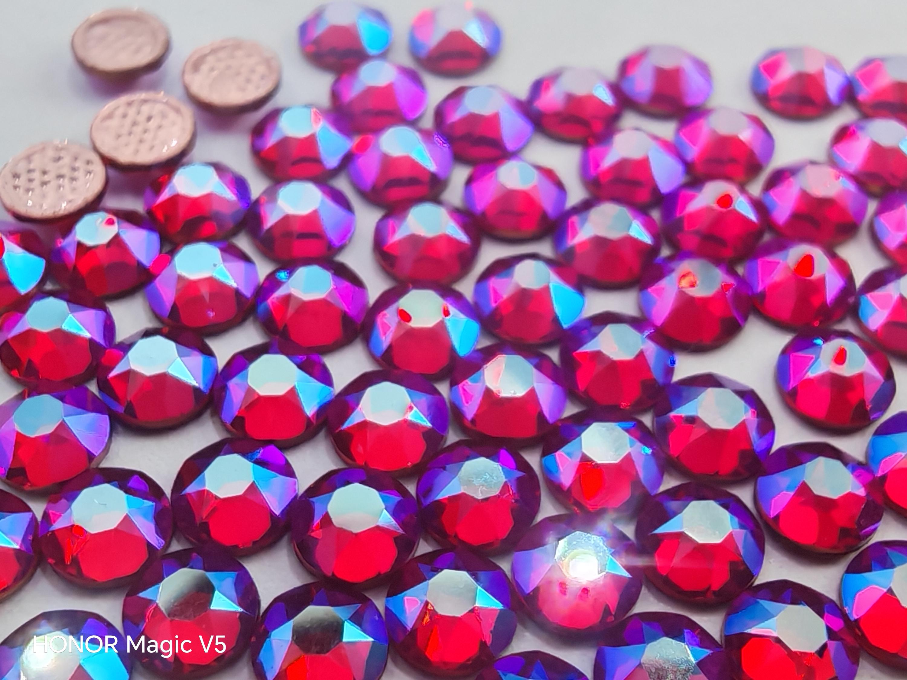 Swarovski Crystal 2078, Light Siam Shimmer ( New Effects