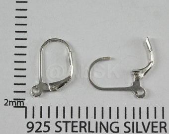 Puede incluir: Dos ganchos para pendientes de plata, 925 Sterling Silver, para la elaboración de joyas.