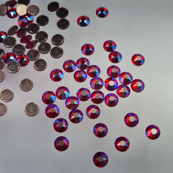 Swarovski Crystal 2078, Light Siam Shimmer ( New Effects ) Rhinestone Flatbacks  -  Select quantity, Available Sizes:  SS10 SS16 SS20 SS34