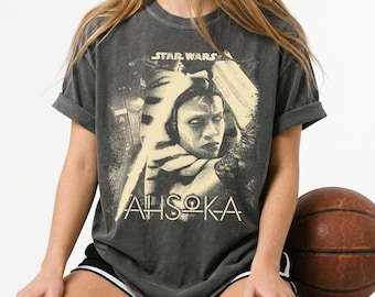 Maglietta vintage da Space Opera con doppia lama, maglietta grafica retrò da cavaliere spaziale, regalo per fan di Space Opera Rebels, abbigliamento da parco a tema Outer Rim