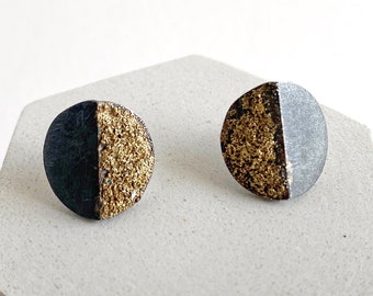 Original earrings with texture rustic yellow gold with oxidized silver base, textured stud earrings, tribal earrings for women