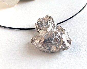 Sculptural silver pendant for women art lovers, modern seashell pendant, organic shapes for creative women