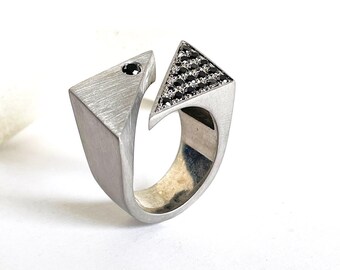 Architectural silver and black diamond ring, big ring inspired by architecture, sculptural and artistic jewelry, pave diamond ring