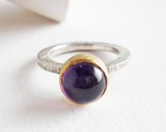 Round amethyst ring, stackable silver ring with amethyst, modern gift for violet lovers, gift for her