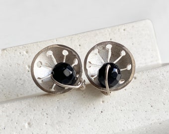 Silver and onyx earrings with sea urchin drawing for women, studs earrings for nature lovers, modern gift for young girl