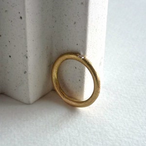 Modern wedding ring in yellow gold and white diamond, minimalist engagement ring, ring for bride and groom, MADE TO ORDER image 4