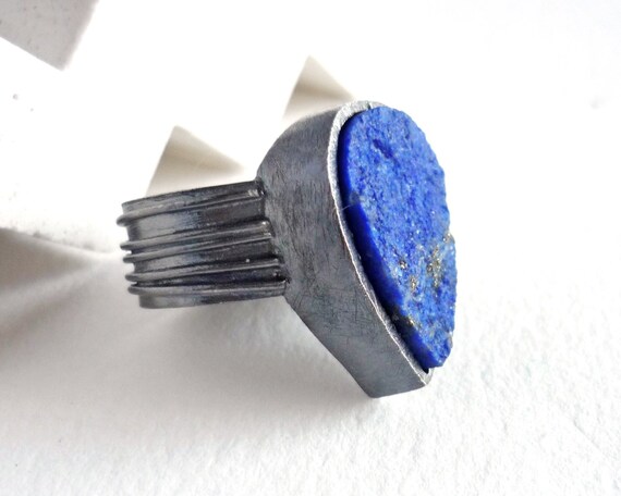 Raw Lapis Lazuli Ring in Teardrop Shape 