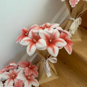 Pink & White Lily Bouquet – Handmade Pipe Cleaner Flowers, Faux Floral Gift, Custom Order