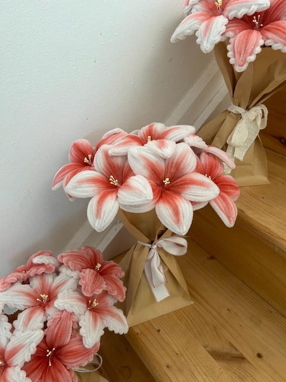 Pink & White Lily Bouquet – Handmade Pipe Cleaner Flowers, Faux Floral Gift, Custom Order