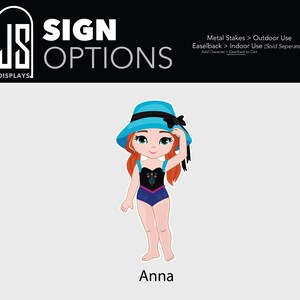 Puede incluir: Una taza de cer&aacute;mica blanca con un asa negra y el texto "But first, coffee" en un estilo manuscrito. La taza est&aacute; sobre una superficie blanca. La taza es probablemente para bebidas calientes.