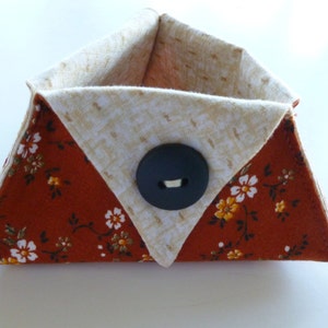 Yellow and White flowers on rust background Thread Catcher for loose threads; thread catcher; loose thread holder; ort holder; crafters gift