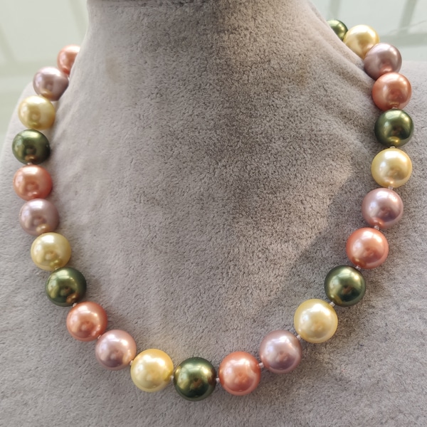 Collana di perle di conchiglia, gioielli fai da te Collana di perle di conchiglia multicolore rosa viola giallo e verde da 14 mm, chiusura magnetica