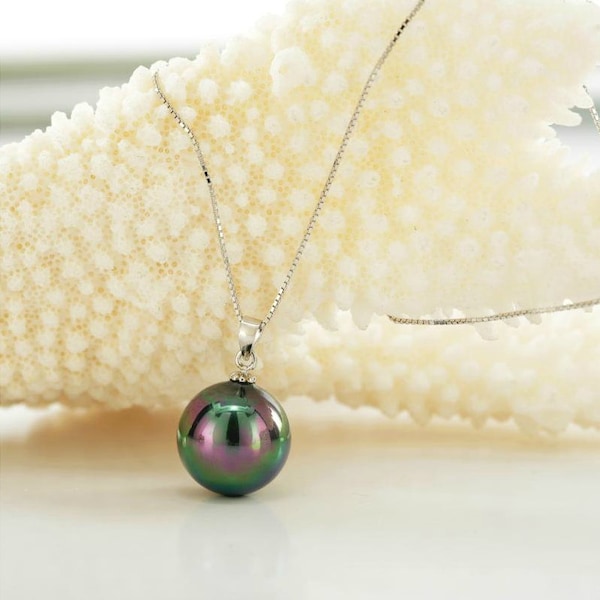 Shell pearl pendant -  12mm/14mm/ 16mm peacock green shell  pearl pendant free chain