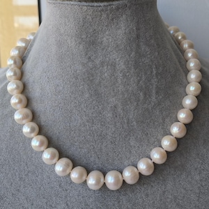 Large White Freshwater Pearl Necklace (44cm)