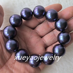 Chunky 20mm Shell Pearl Bracelet - Black & Blue Stretch Jewelry