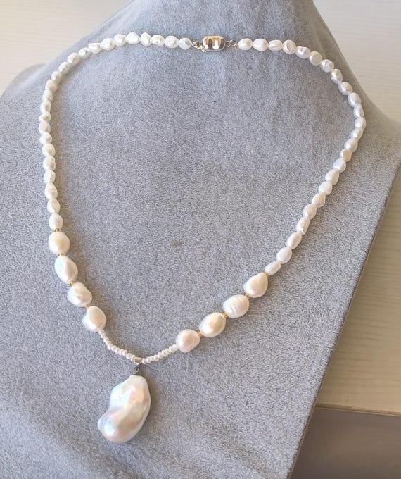 アクセサリー oyster baroque pearl necklace Baroque Oyster Freshwater Pearl Necklace For Sale at 1stDibs