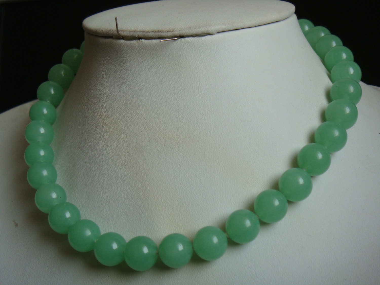 JADE NECKLACE 10mm Light Green Jade Bead Necklace / Bracelet Etsy