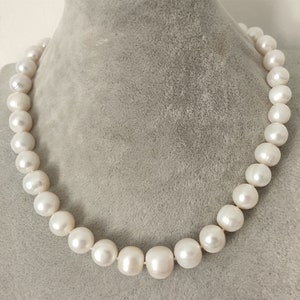 11-11.5mm White Freshwater Pearl Necklace - 18 Inch