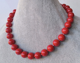 Collar de perlas rojas: 14 mm. Joyería de moda.