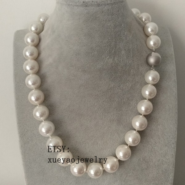 huge 16 mm white shell pearl necklace,Magnetic closure, bridesmaid necklace, statement necklace, mother necklace