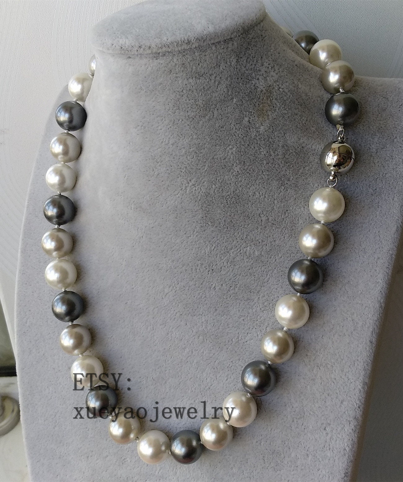 【SEVENTEEN着用】Yrr PEARL MULTI NECKLACE #62 14 Mm White Light Gray & Dark Gray Multi-color Shell Pearl
