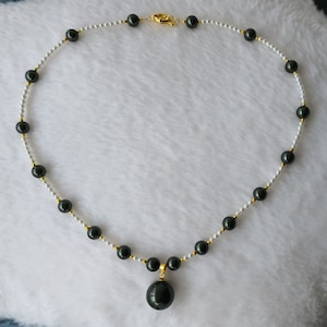 Shell Pearl Necklace: Black & White Pendant, 20 inch