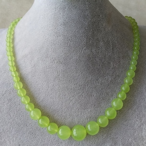 Apple Green Jade Bead Necklace - Gradient Design (6-14 mm)