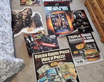 Surtido de carteles promocionales de Star Wars. Burger King.