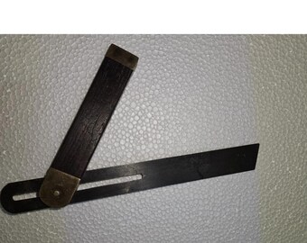 Calibrador de bisel deslizante antiguo (también llamado comúnmente escuadra de bisel).