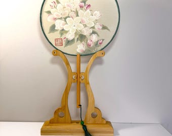 Hand-Painted Crabapple Blossom Round Fan – Chinese Floral Art Inspired by Song Dynasty