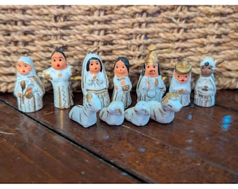 Crèche d'art populaire mexicain vintage, 11 pièces en terre cuite peinte à la main