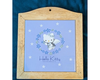 Decoración de pared Hello Kitty Ángel con corona floral azul en marco de madera de Sanrio 2000 7.5” x 7.25”
