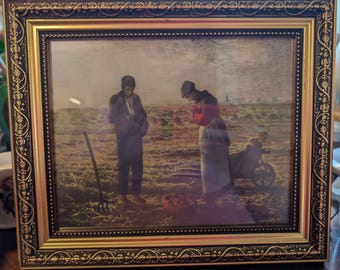 Lámina enmarcada "El Ángelus" de Gifton, 2013. Marco ornamentado en oro y negro de 25,4 x 20,3 cm (10" x 8").