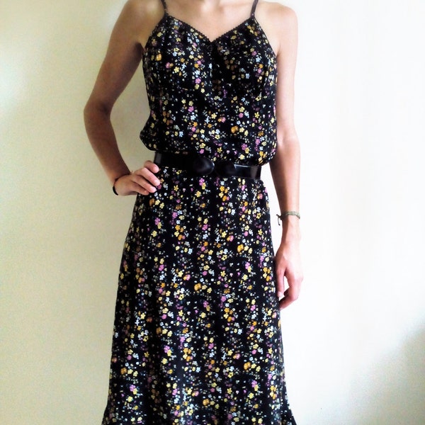 Vintage dress,flower style,90s,Black,Size M,Little flowers,Old style,Vestito vintage,Nero,piccoli fiori,campagna,romantico,summer trend,mare