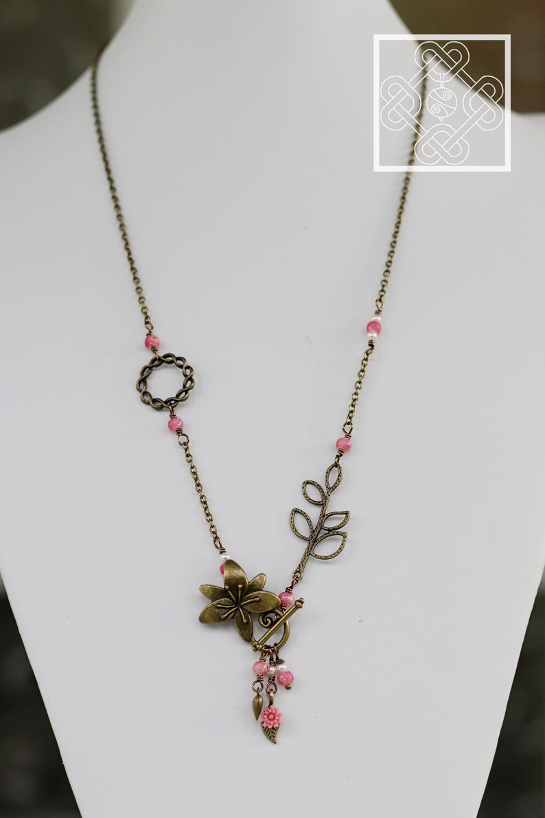Antiqued Brass /& Pink 24 Asymmetrical Front-Close Spring Flower Necklace