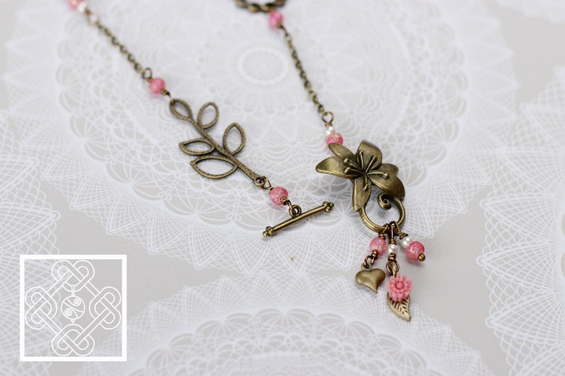 Antiqued Brass /& Pink 24 Asymmetrical Front-Close Spring Flower Necklace