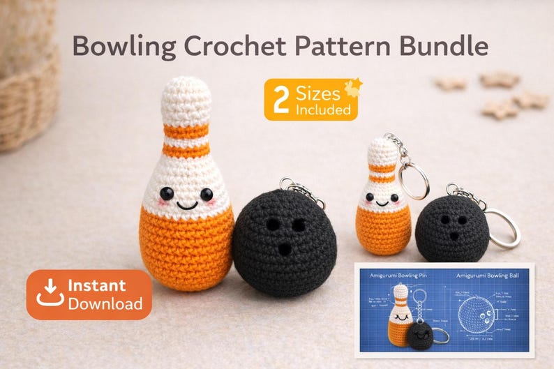 Puede incluir: Un paquete de patrones de crochet con amigurumi con tem&aacute;tica de bolos. La imagen muestra un bollo grande, una bola de bolos y un llavero de bollo m&aacute;s peque&ntilde;o, todo en blanco y naranja. El texto "Bowling Crochet Pattern Bundle" est&aacute; en la parte superior.