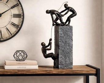 Escultura industrial de escalada, estatua abstracta de trabajo en equipo, figura de poliresina, arte para estantería de oficina.